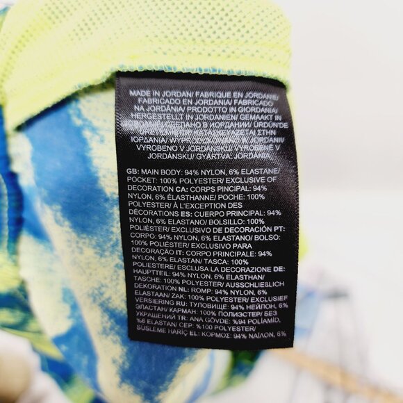 The North Face Running Shorts Women's Size XXL Regular Tie-Dye Blue/Yellow NEW - Picture 6 of 11